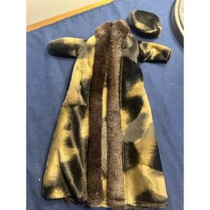 1990s Lucky Fashion Corner Fur Coat And Hat Fits Barbies Clone Dolls